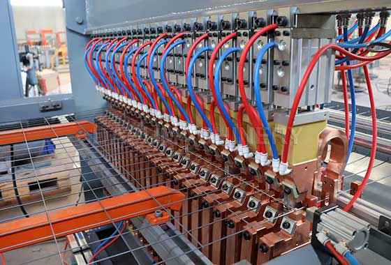 chicken-cage-mesh-welding-machine-welding-system Advanced welding system of JIAKE chicken cage mesh welding machine for stable and accurate mesh production