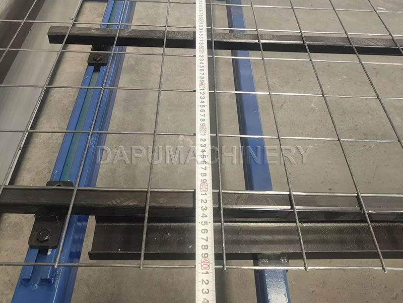 Finished 2m-width welded mesh sheets with 100x100mm grid produced by JIAKE mechanical machine