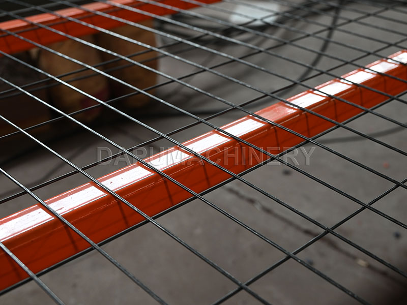 Finished galvanized layer chicken cage mesh sheets manufactured by JIAKE mesh welding machine in Peru