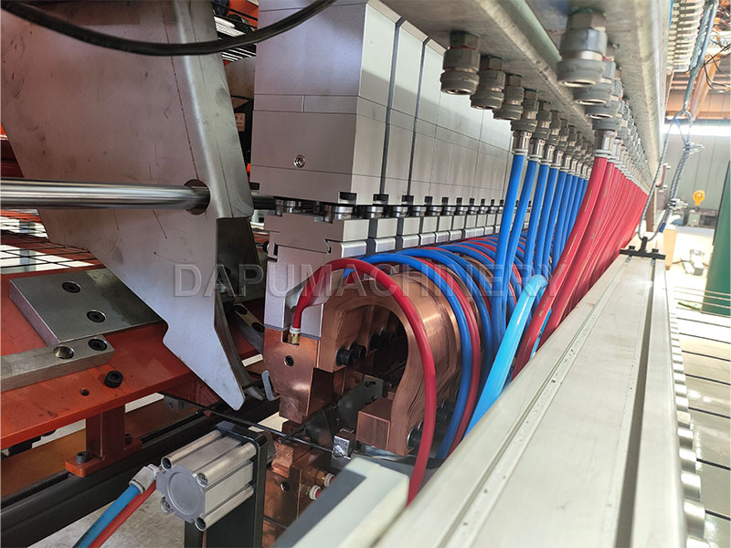 Pneumatic welding cylinder electrodes on JIAKE 3-6mm roll mesh welding machine