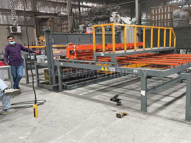 saudi-arabia-wire-mesh-welding-machine JIAKE wire mesh welding machine installed in Saudi Arabia for construction mesh production